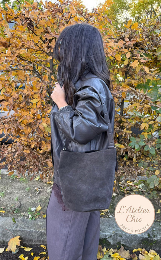 Sac cabas en daim marron – Élégance naturelle et raffinement