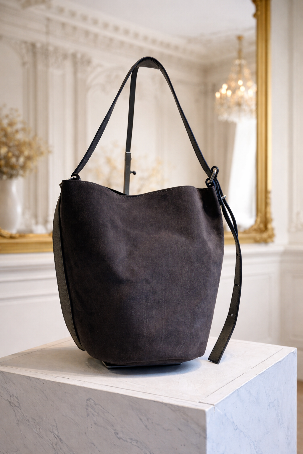 Sac cabas en daim marron – Élégance naturelle et raffinement